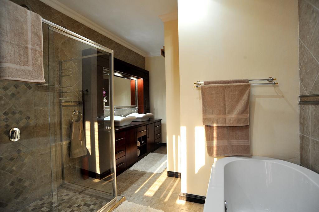 Sunset Manor Guest House Potchefstroom Esterno foto