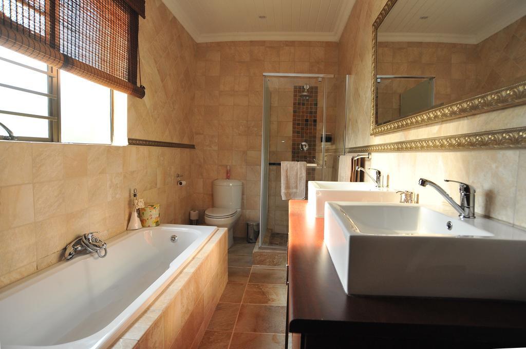 Sunset Manor Guest House Potchefstroom Esterno foto