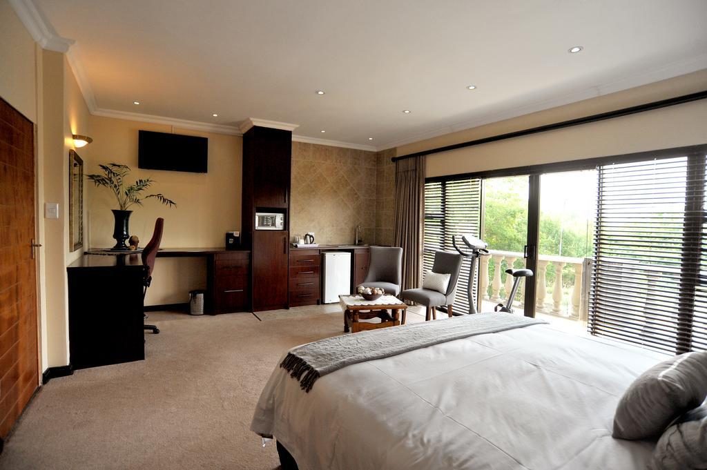 Sunset Manor Guest House Potchefstroom Esterno foto