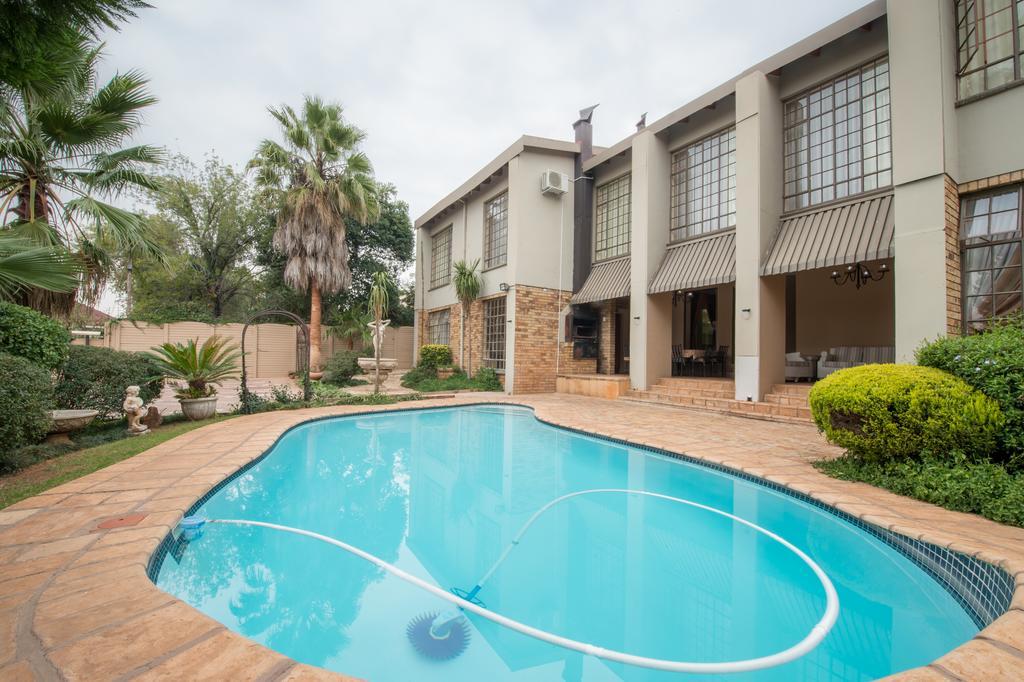 Sunset Manor Guest House Potchefstroom Esterno foto