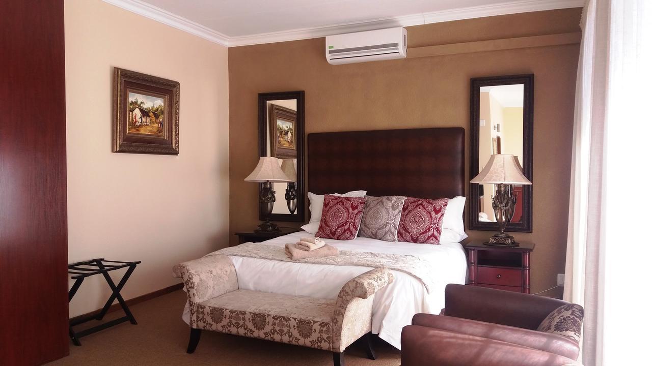 Sunset Manor Guest House Potchefstroom Esterno foto