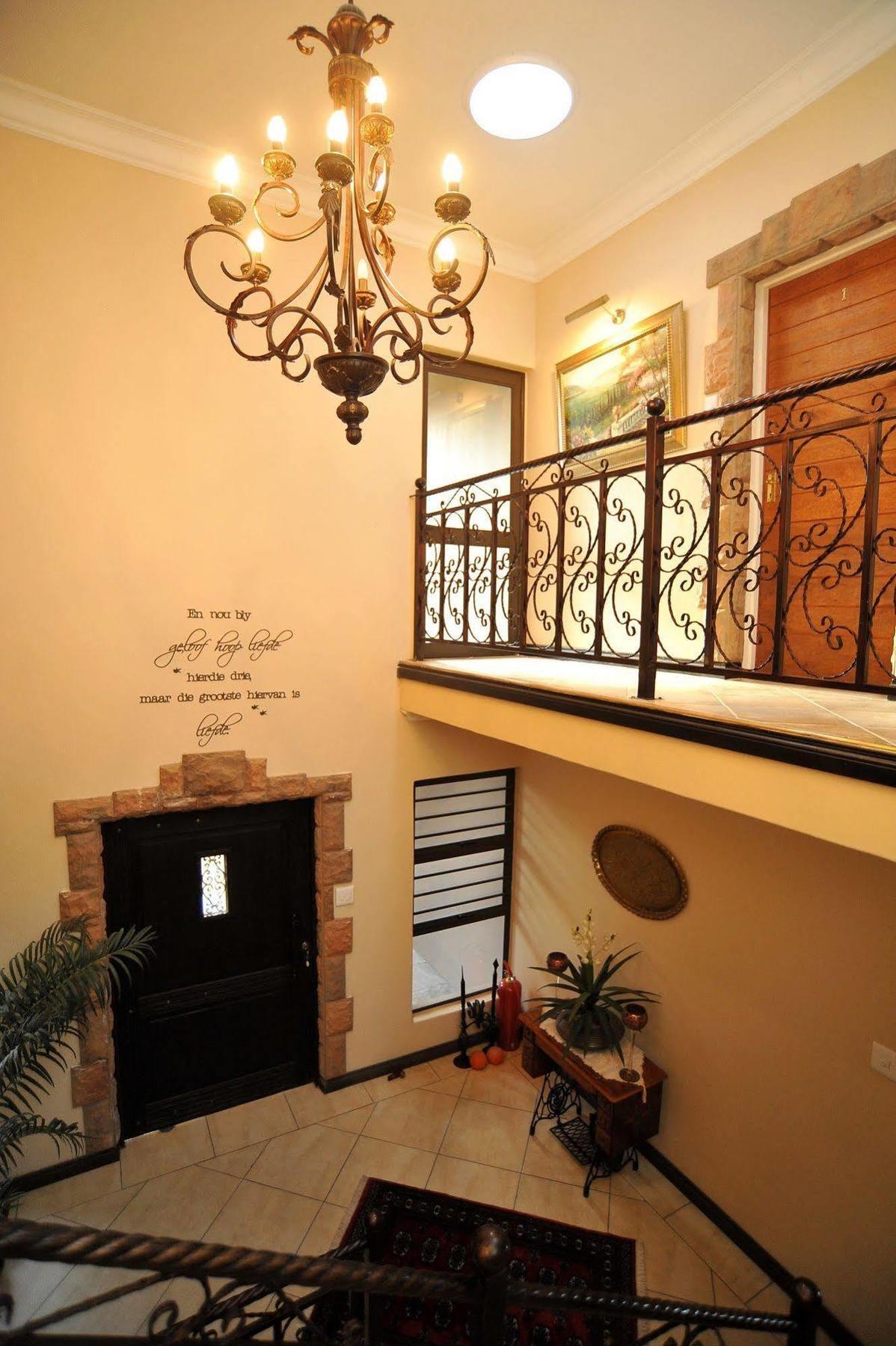 Sunset Manor Guest House Potchefstroom Esterno foto