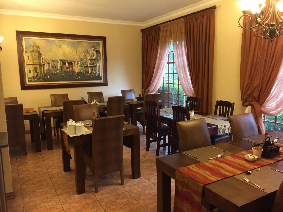 Sunset Manor Guest House Potchefstroom Esterno foto